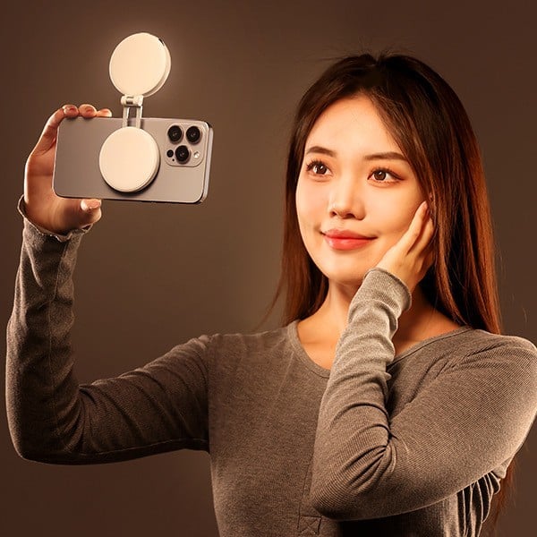 LumiSnap – Magnetic Selfie Light