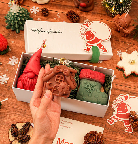 FestiveGlow – Christmas scented candle set in a gift box