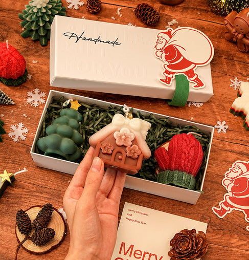 FestiveGlow – Christmas scented candle set in a gift box