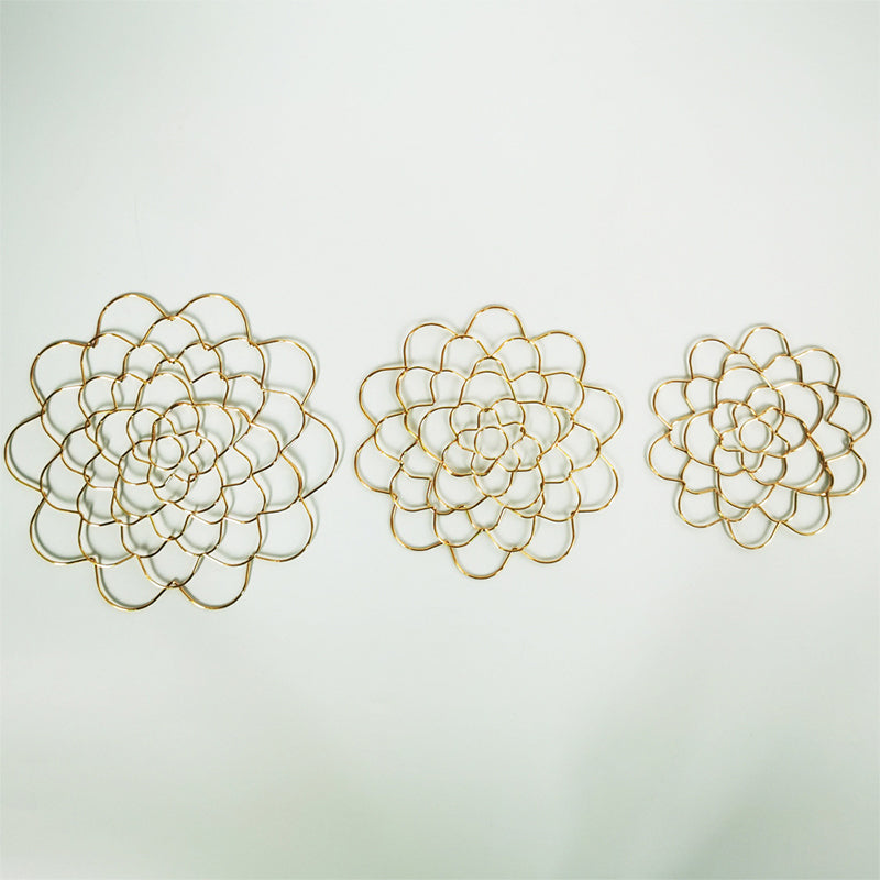 FloraCraft – stainless steel flower arranging aid with flower grid